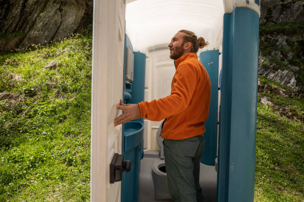 Best Porta potty rental near me  in Lake Delton, WI