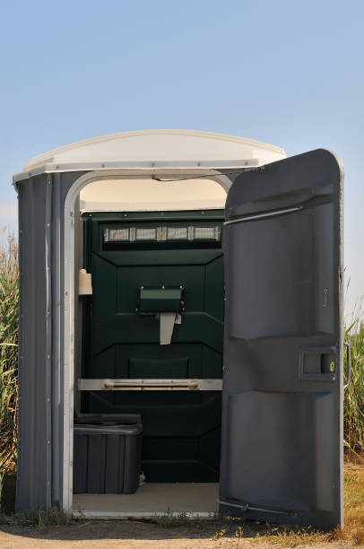 Best Porta potty rental near me  in Lake Delton, WI